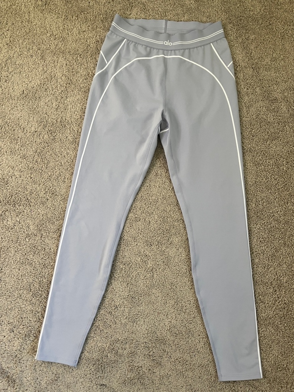 Alo Yoga High-Waist Airbrush Heart Throb Light Gray Exercise Workout Leggings XS